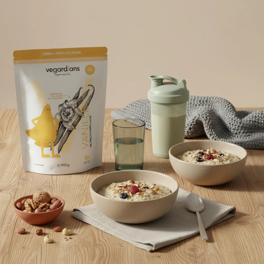 Veganer Frühstückstisch mit Haferporridge, Nüssen und Shake in einer europäischen Küche im Morgenlicht – powerfoods zum abnehmen, minimalistisches, nachhaltiges Setting